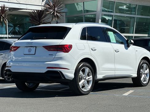 Used 2023 Audi Q3 2.0T Premium w/ Convenience Package image 4