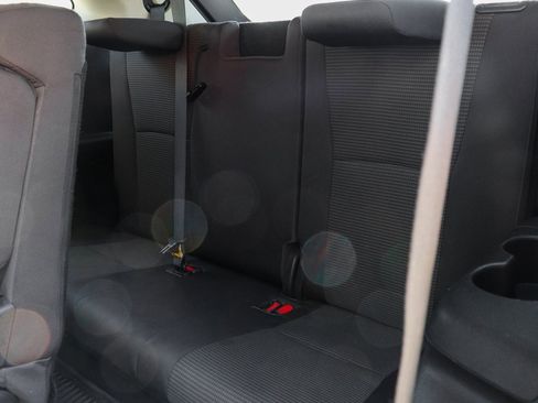 Used 2022 Toyota Highlander LE image 32