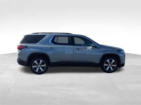 Used 2023 Chevrolet Traverse LT w/ LT Premium Package AWD/4WD image 4
