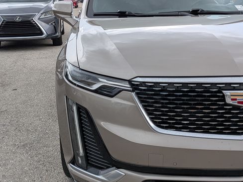 Used 2022 Cadillac XT6 Premium Luxury w/ Technology Package FWD image 9