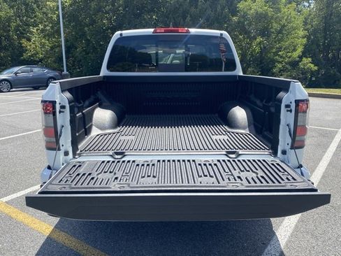 New 2025 Nissan Frontier SV image 7