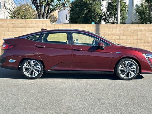 Certified 2021 Honda Clarity Plug-In Hybrid image 3