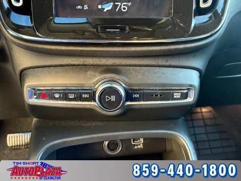 Used 2021 Volvo XC40 T4 Momentum w/ Protection Package Premier FWD image 16