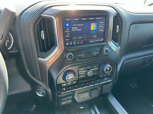 Used 2023 Chevrolet Silverado 3500 High Country w/ Snow Plow Prep/Camper Package AWD/4WD image 16