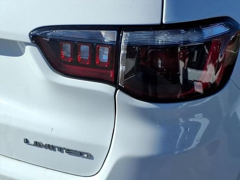 Used 2024 Jeep Compass Limited image 30