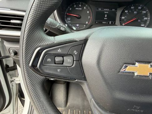 Used 2023 Chevrolet TrailBlazer LS FWD image 29