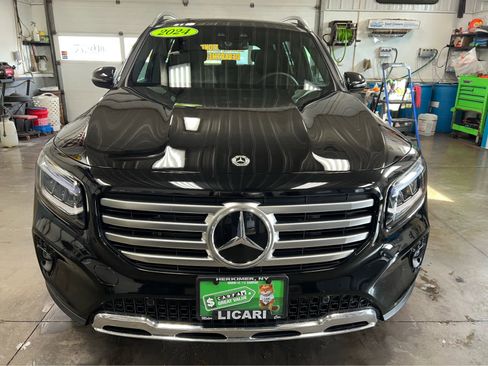 Used 2024 Mercedes-Benz GLB 250 4MATIC image 2