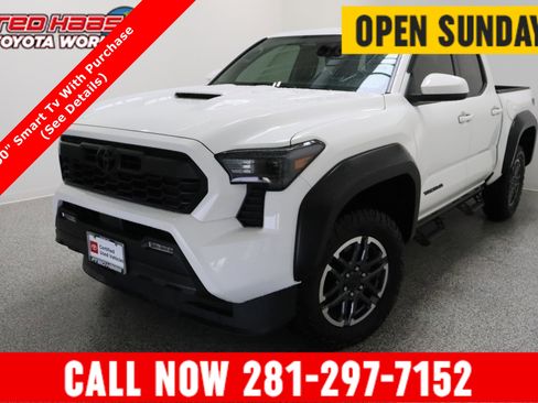 Certified 2024 Toyota Tacoma TRD Sport AWD/4WD image 1