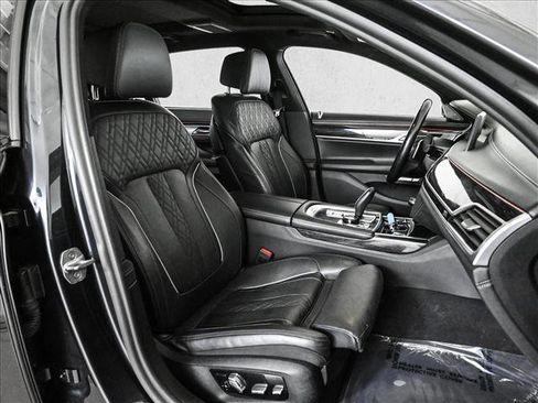 Used 2018 BMW 750i xDrive 750i xDrive image 21