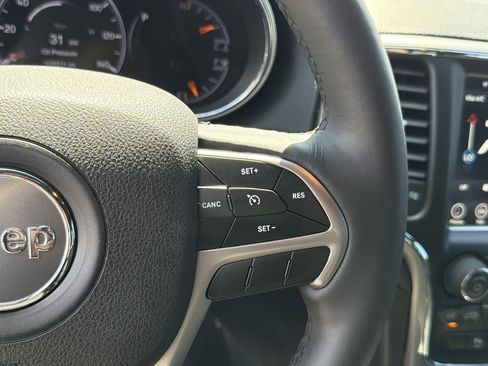 Used 2018 Jeep Grand Cherokee Altitude image 18