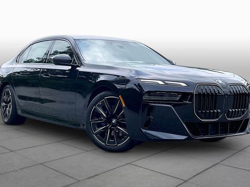 New 2026 BMW 760i xDrive w/ Autobahn Package AWD/4WD image 2