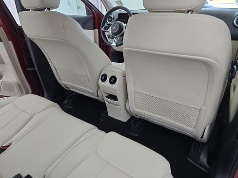 New 2026 Mercedes-Benz GLB 250 image 11