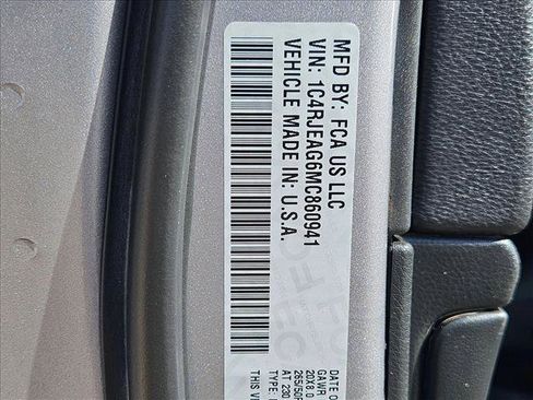 Used 2021 Jeep Grand Cherokee Laredo X RWD image 29