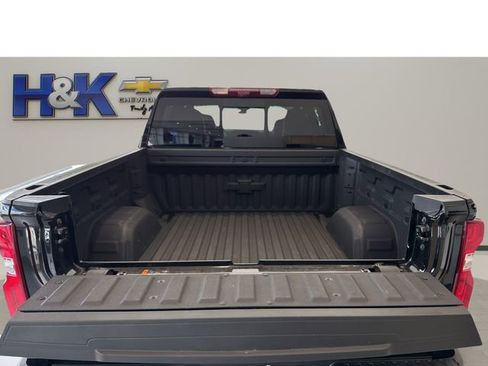 Used 2025 Chevrolet Silverado 1500 High Country w/ Technology Package AWD/4WD image 27