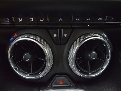Used 2017 Chevrolet Camaro LT RWD image 33