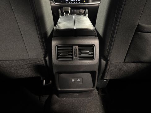 Used 2025 Nissan Rogue SV image 35