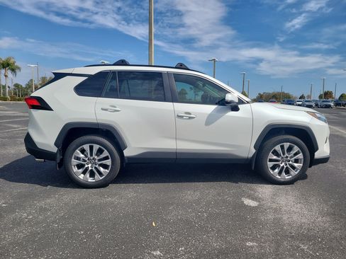 Used 2025 Toyota RAV4 XLE Premium image 8