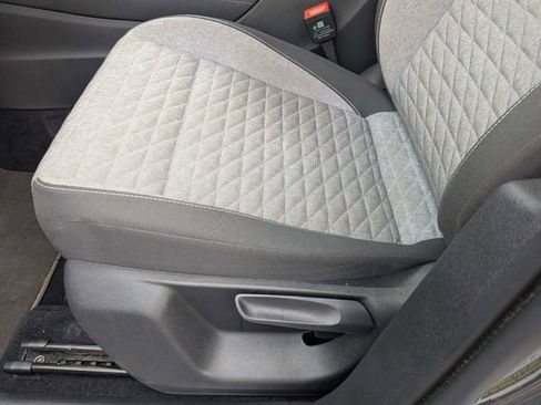 Certified 2025 Volkswagen Tiguan S FWD image 21