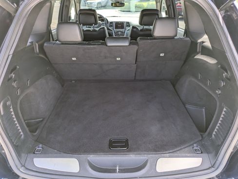 Used 2018 Jeep Grand Cherokee Limited image 18
