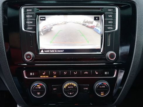 Used 2017 Volkswagen Jetta GLI image 16