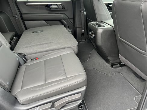 New 2026 Chevrolet Suburban LT w/ Comfort Package image 23