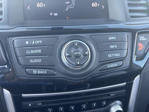 Used 2019 Nissan Pathfinder SV AWD/4WD image 21