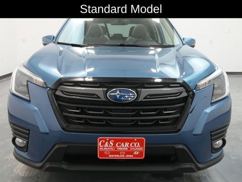 Used 2023 Subaru Forester Limited w/ Popular Package #3 image 2