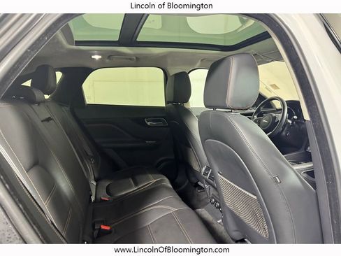 Used 2019 Jaguar F-PACE Prestige image 18