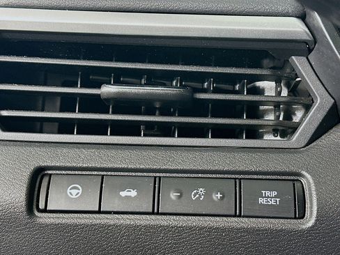 Used 2019 Nissan Altima 2.5 SV AWD/4WD image 16