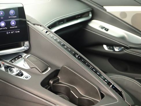 Used 2021 Chevrolet Corvette Stingray Preferred Cpe w/ Z51 Performance Package image 17