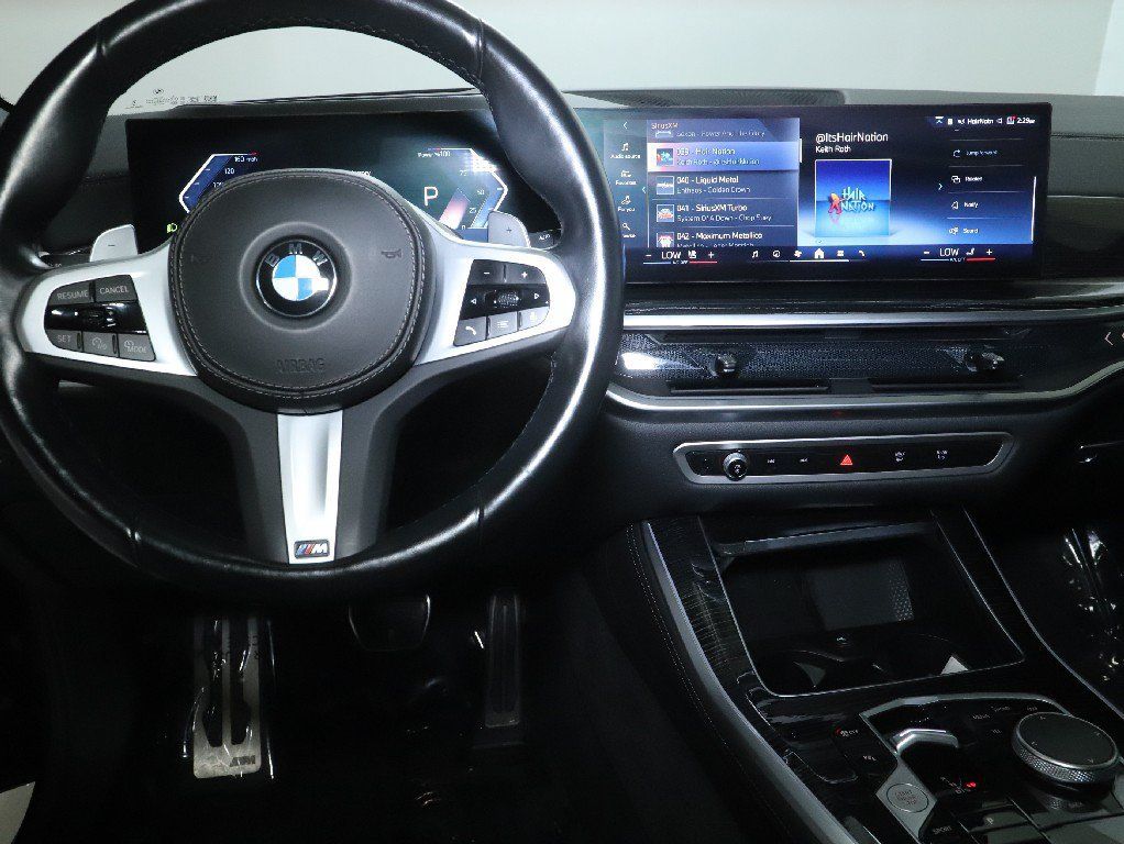 Used 2024 BMW X5 xDrive40i w/ M Sport Package AWD/4WD image 29