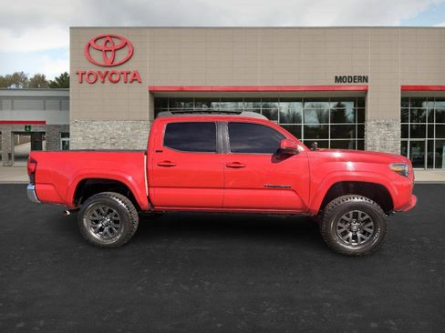 Used 2021 Toyota Tacoma SR5 image 3