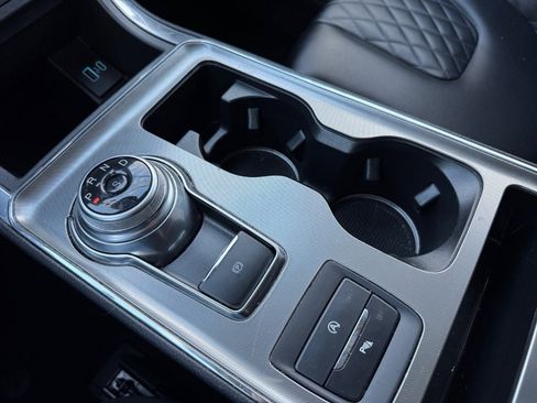 Used 2024 Ford Edge Titanium image 26