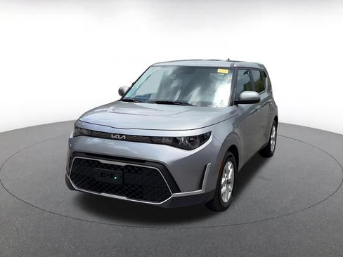 Used 2025 Kia Soul LX w/ LX Technology Package FWD image 4
