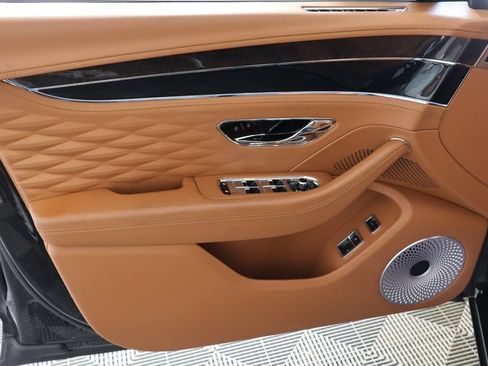 Used 2021 Bentley Flying Spur W12 w/ First Edition Specification AWD/4WD image 25