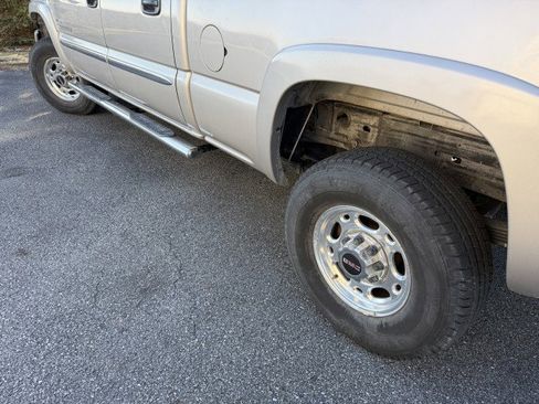 Used 2005 GMC Sierra 2500 SLT w/ Heavy-Duty Power Package image 25