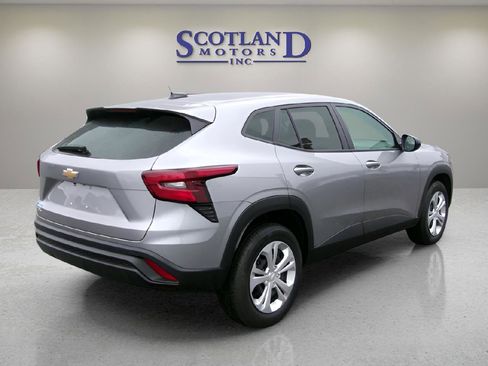 Used 2026 Chevrolet Trax LS w/ Driver Confidence Package FWD image 6