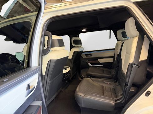 Used 2023 Toyota Sequoia Capstone AWD/4WD image 16