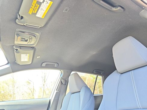 Used 2025 Toyota Corolla Cross AWD Hybrid image 32