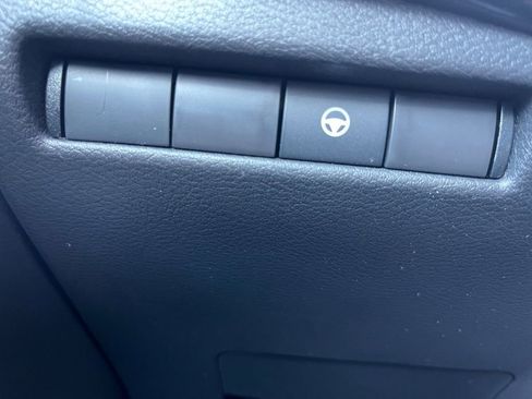 New 2026 Nissan Kicks SR image 12