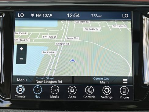 Used 2020 Chrysler Pacifica Limited image 35