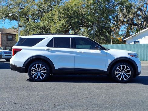 Used 2020 Ford Explorer ST w/ Premium Technology Package image 31