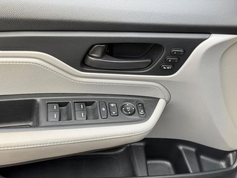 Used 2019 Honda Odyssey EX-L image 18