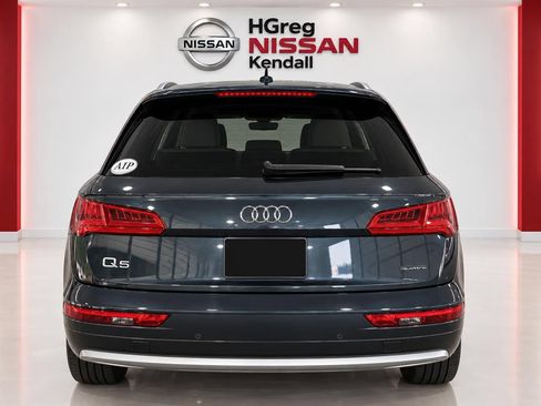 Used 2020 Audi Q5 2.0T Premium Plus w/ Premium Plus Package AWD/4WD image 6