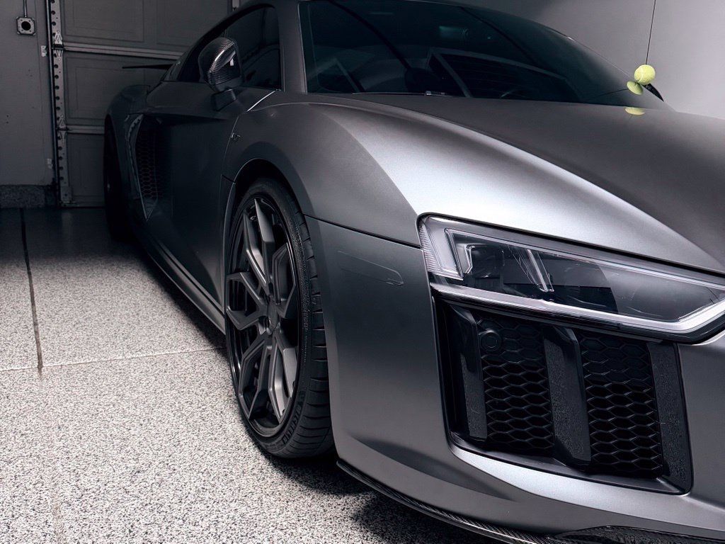 Used 2017 Audi R8 V10 w/ Carbon Exterior Package AWD/4WD image 18