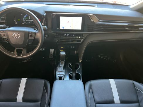 Used 2025 Toyota Camry SE FWD image 4
