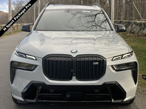 Used 2023 BMW X7 M60i w/ Executive Package image 3