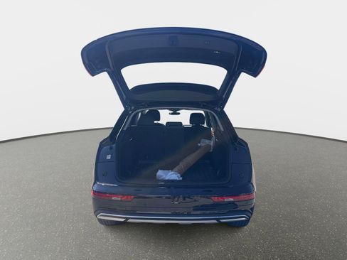 Used 2023 Audi Q5 2.0T Premium w/ Convenience Package image 7