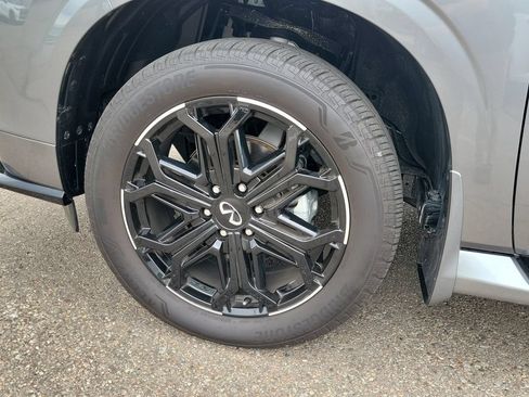 Certified 2026 INFINITI QX80 4WD w/ Sport Exterior Package image 10
