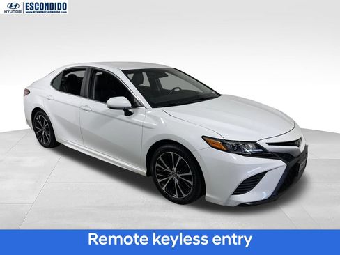 Used 2018 Toyota Camry SE FWD image 7